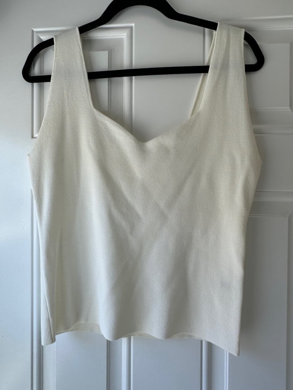 Elie Tahari White knit sleeveless shell